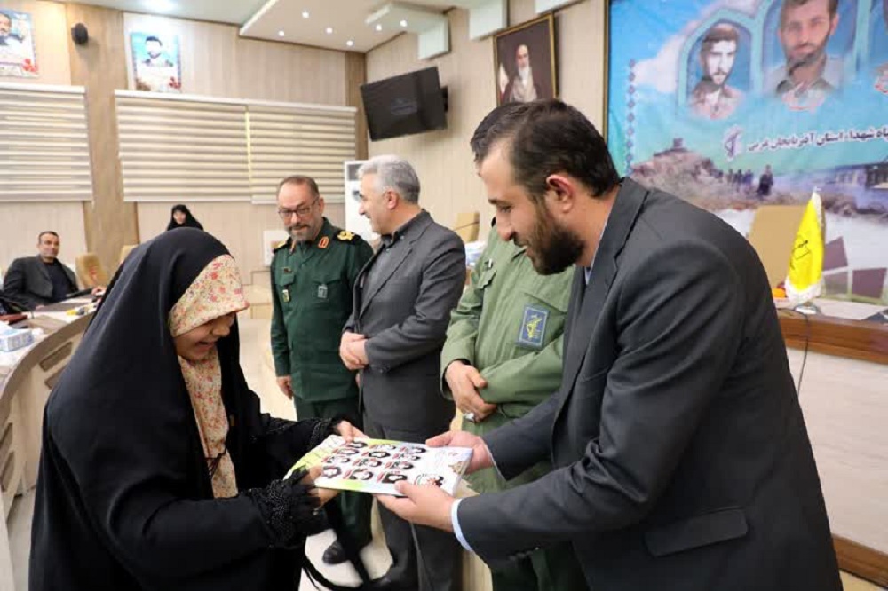 دانش آموزان بسیجی طلایه دار گفتمان سازی و روحیه انقلابی در مدارس باشند