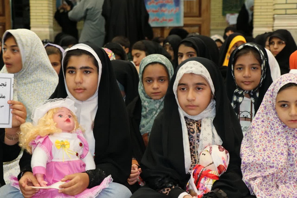 دختران دهه نود چالدران با حزبالله همقسم شدند