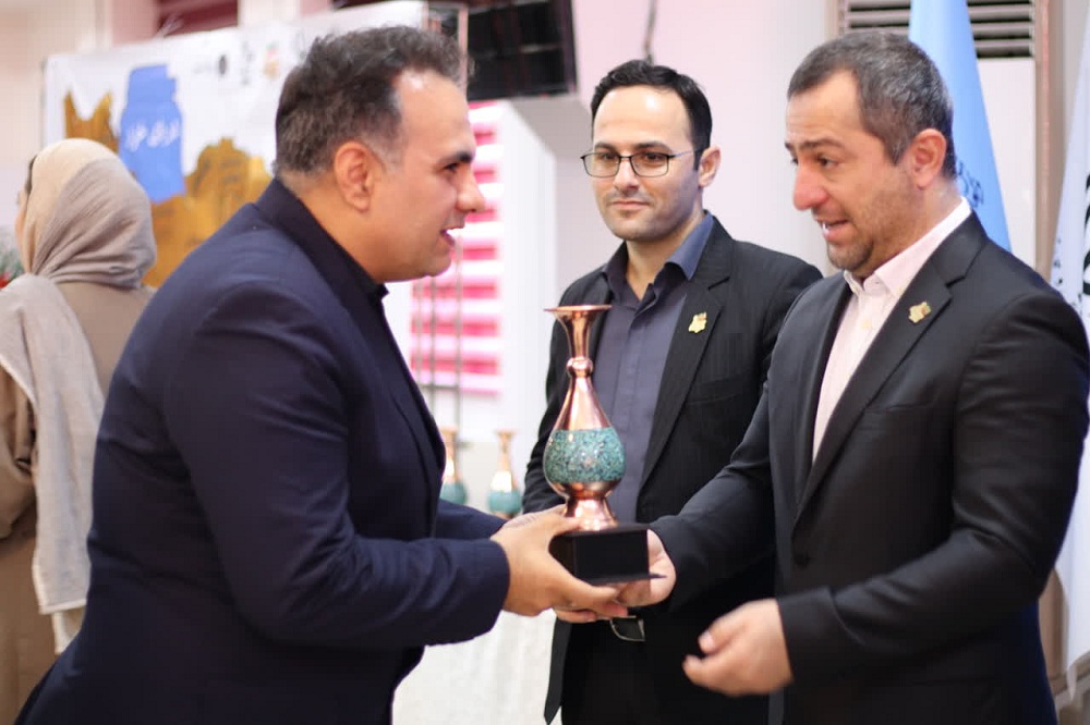 برای پیشرفت کشورمان، راهی به جز استفاده از علم نداریم