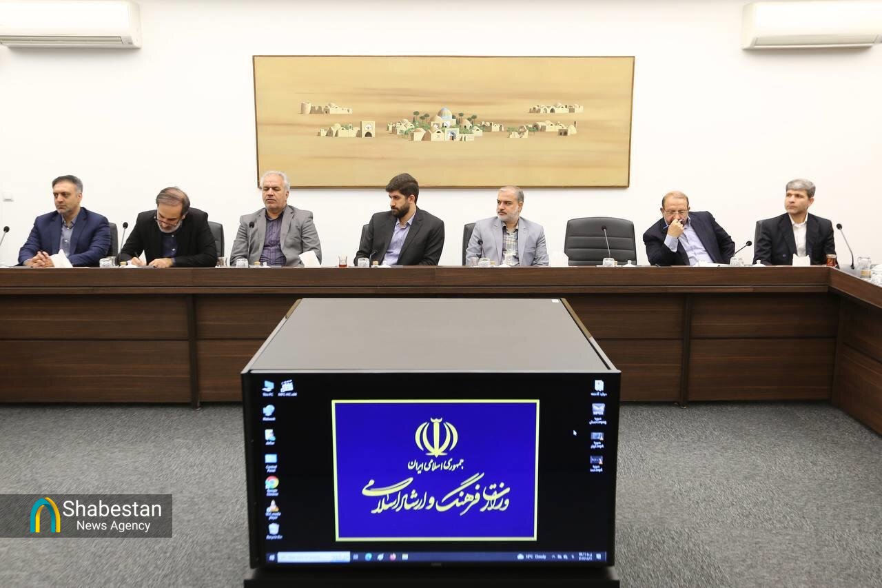 قادر آشنا مشاور وزیر و دبیر شورای فرهنگ عمومی کشور شد