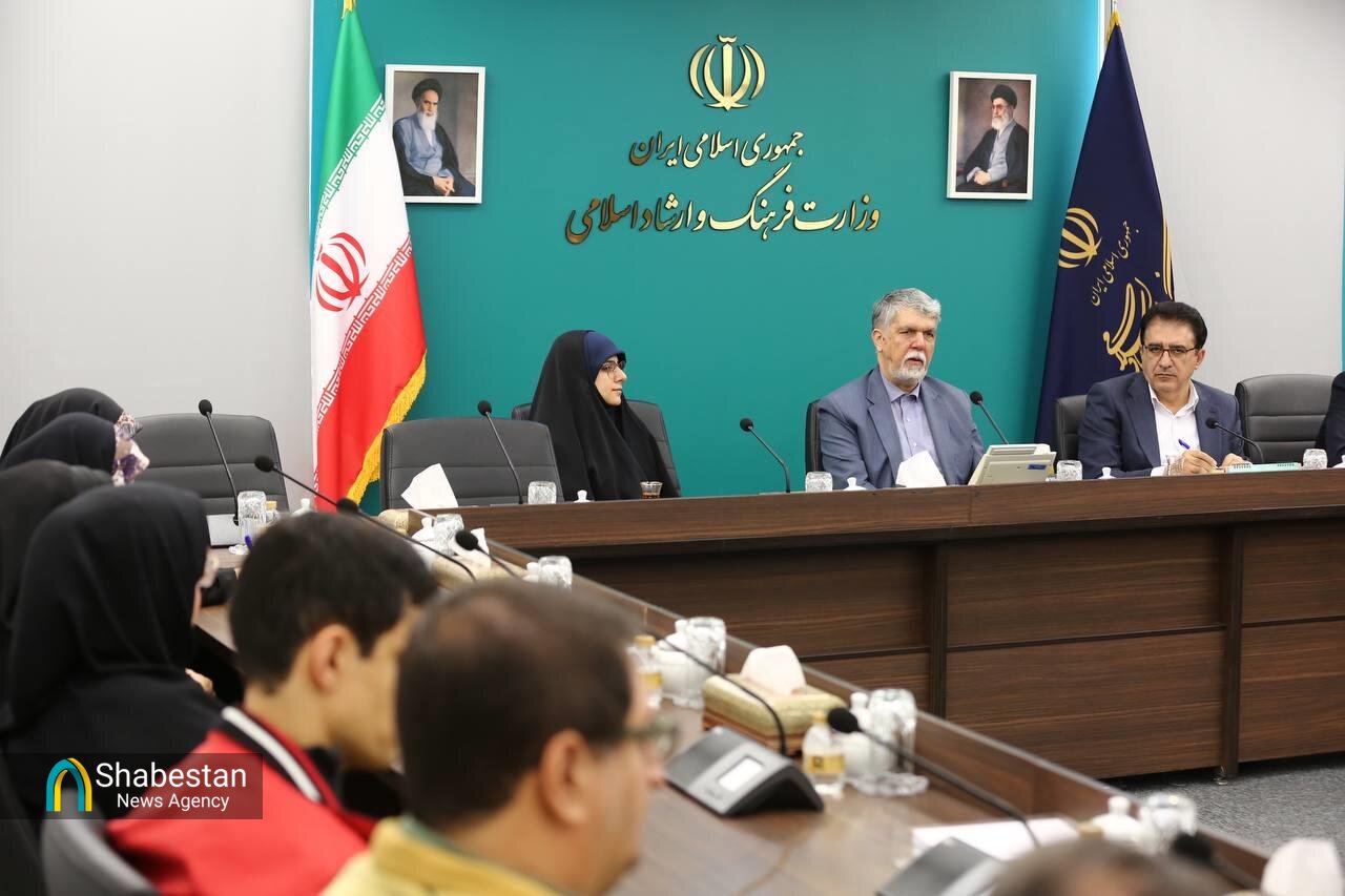 قادر آشنا مشاور وزیر و دبیر شورای فرهنگ عمومی کشور شد