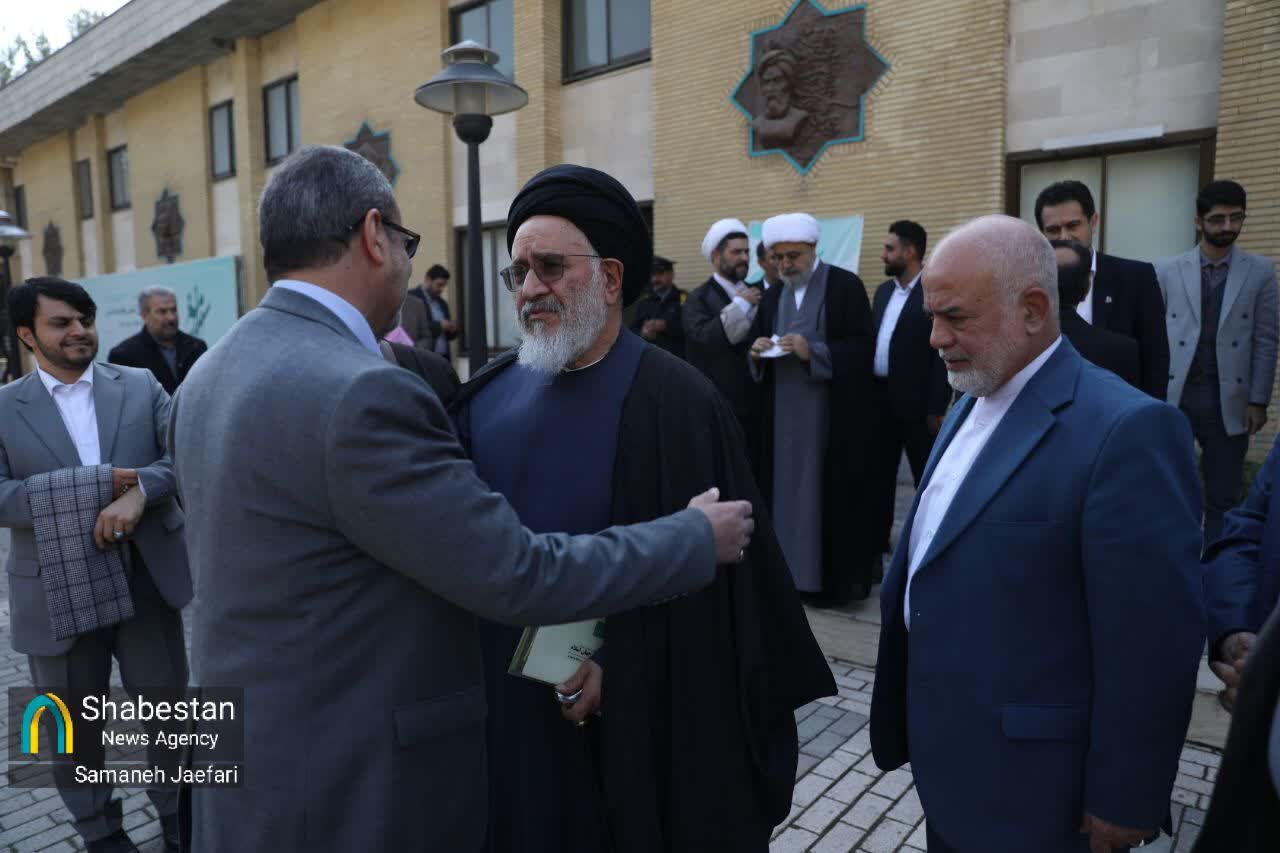 اولین کنفرانس بین‌المللی کرامت انسانی