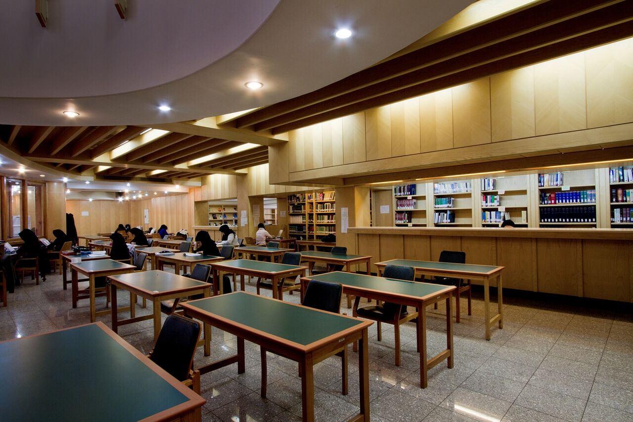 در دل مساجد فارس، کتابها جوانان را به سوی آینده میبرند