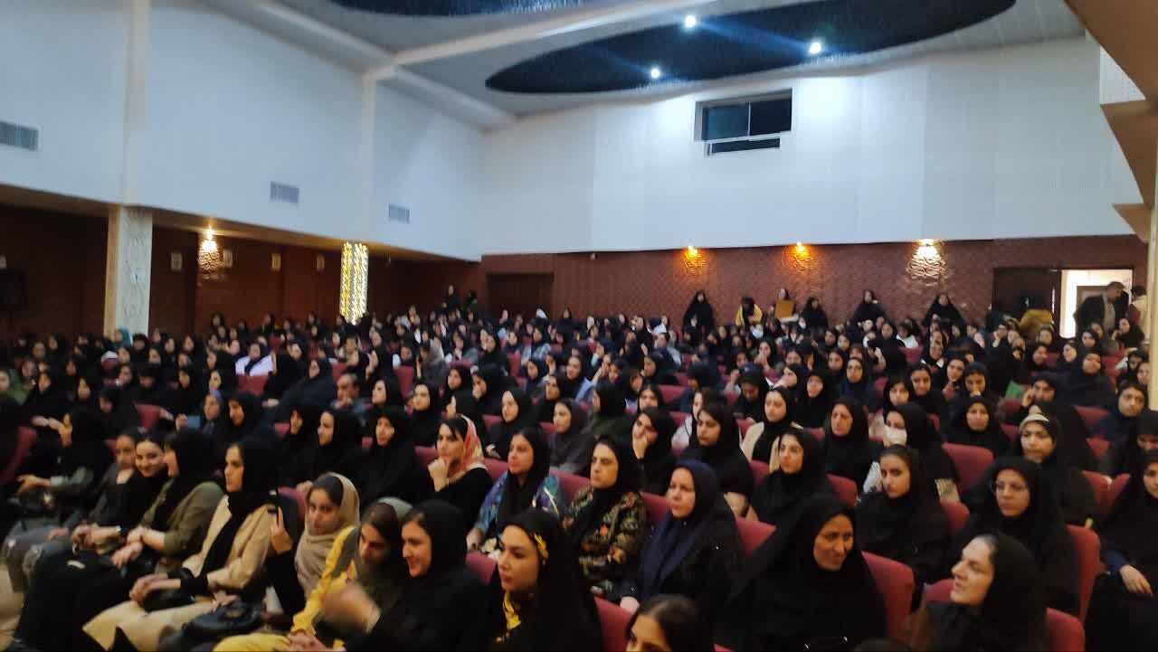 جشنوارههای مد و لباس جلوهای از بازخوانی داشتههای بومی و محلی است