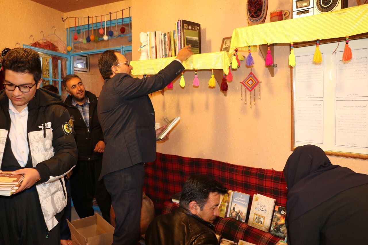 کتابخانه عمومی روستای هانیس افتتاح شد