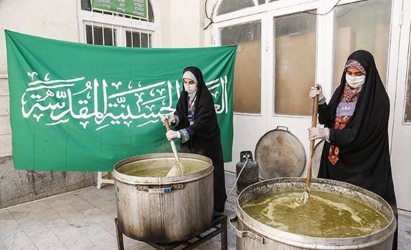 بچههای این مسجد برای مردم غزه و لبنان آشپزی و آشفروشی میکنند