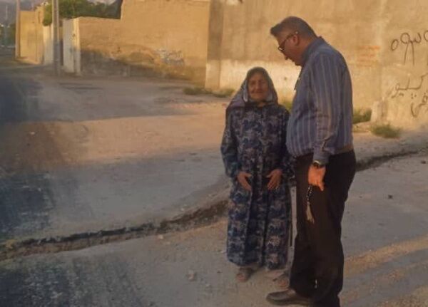 روایت دلتنگی مادر شهید بر بوم یک کوچه محروم/ قصه همنامی شهید و شهردار