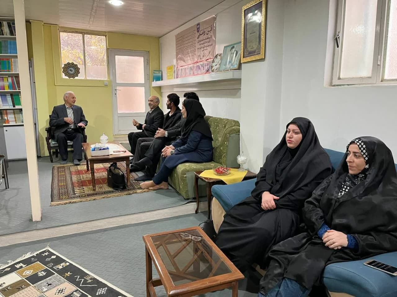 افسانهای در دل فرهنگ؛ بانوی ایلامی جوانان را به سوی امید و خلاقیت راهنمایی میکند