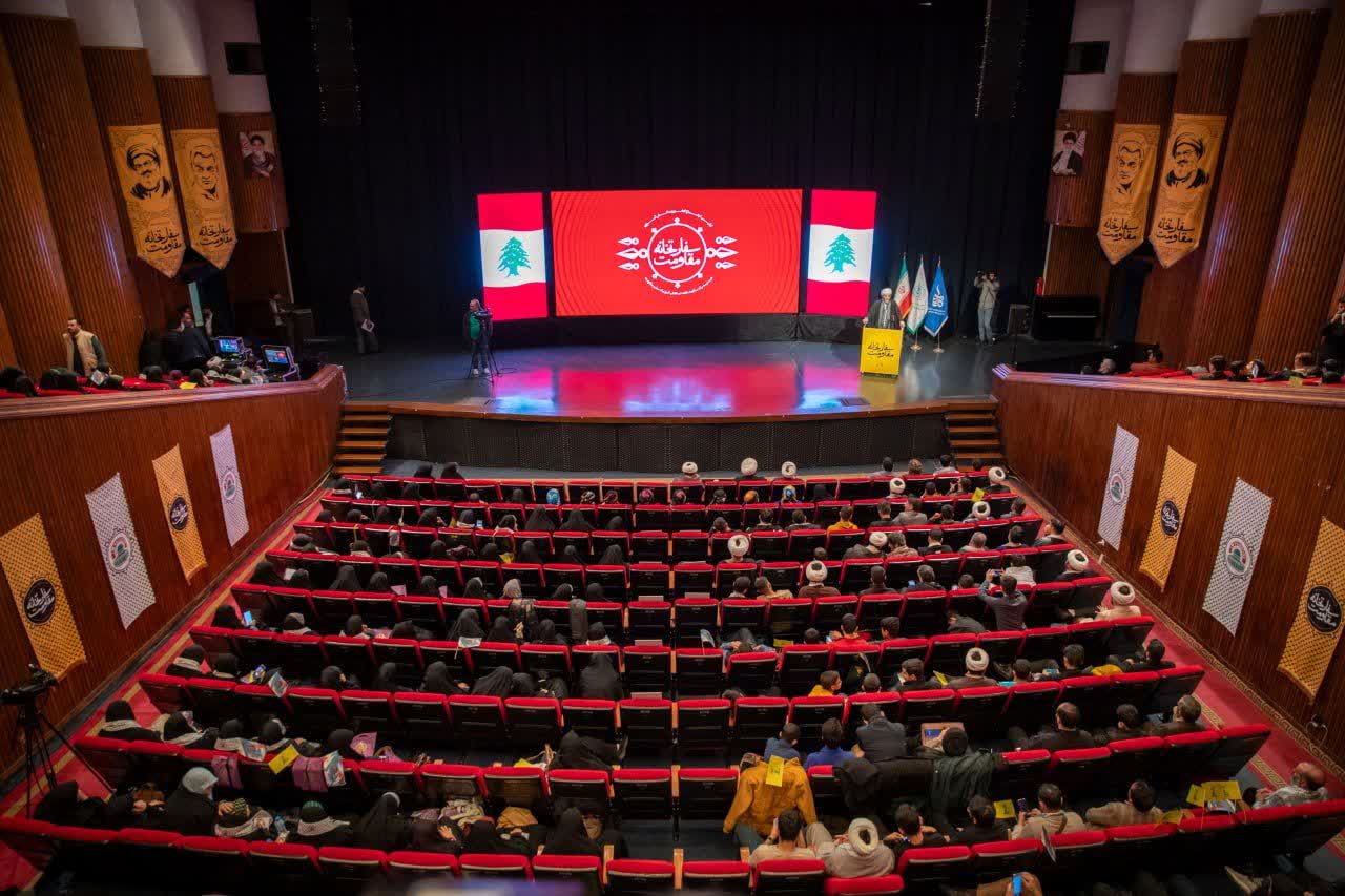 تبدیل مدارس به سفارت مقاومت صوری نیست/با دانشآموزان محور مقاومت ارتباط بگیرید