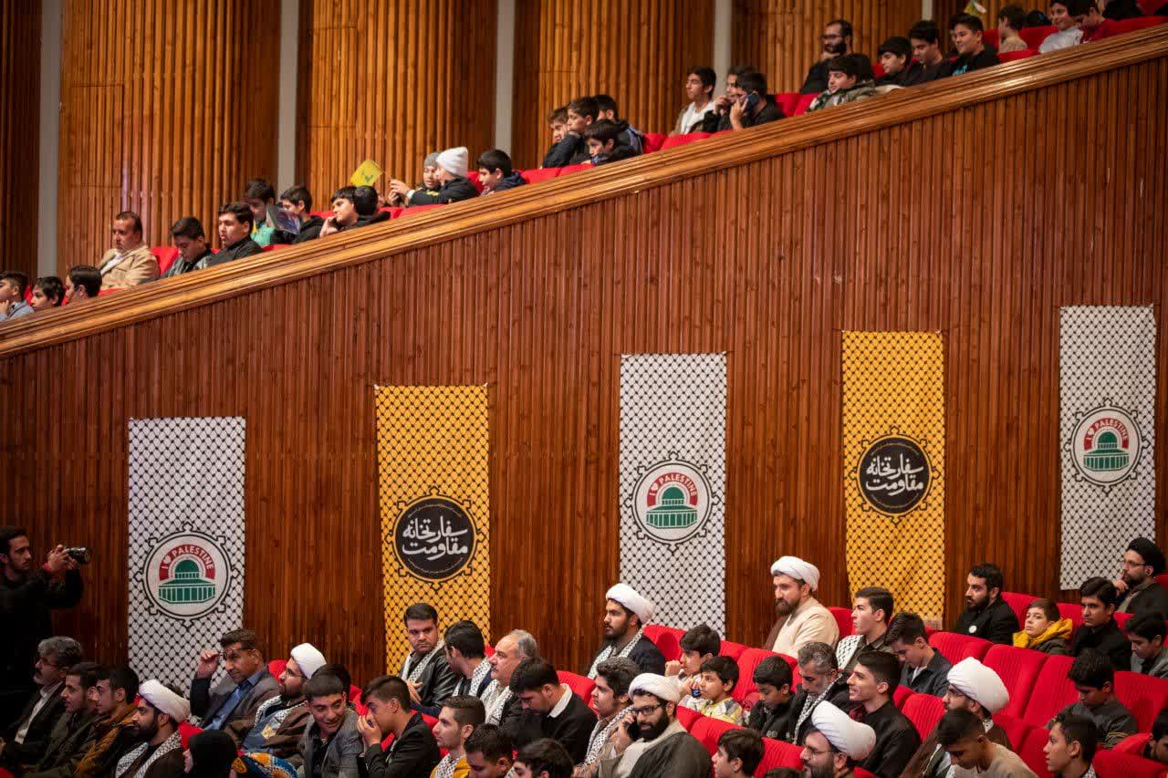 تبدیل مدارس به سفارت مقاومت صوری نیست/با دانشآموزان محور مقاومت ارتباط بگیرید