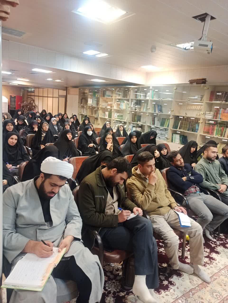 برگزاری دومین دوره تربیت ممتحن آزمونهای حفظ عمومی قرآن کریم در اصفهان