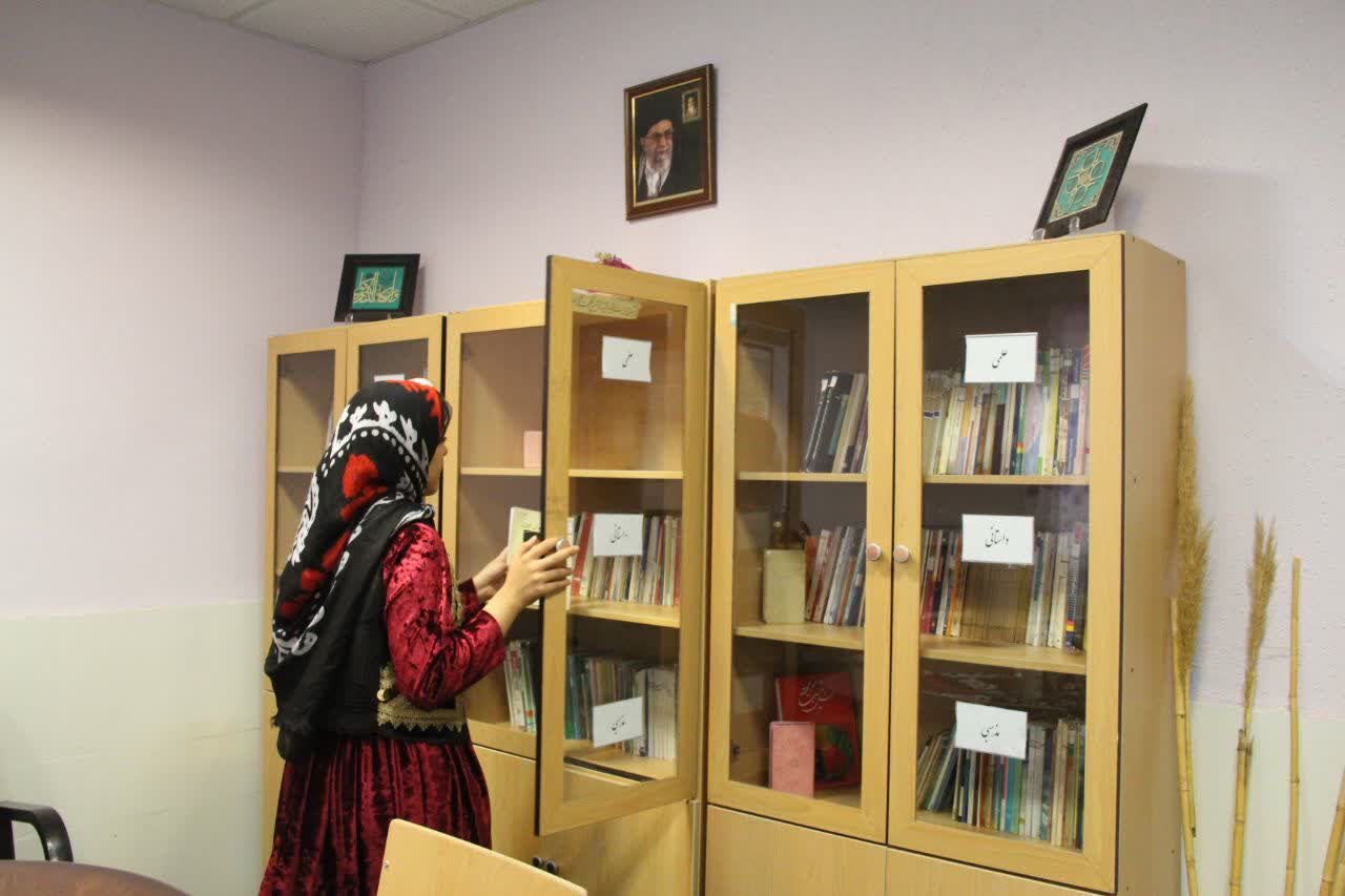 کافه کتاب دبیرستان مبعث خرمآباد افتتاح شد