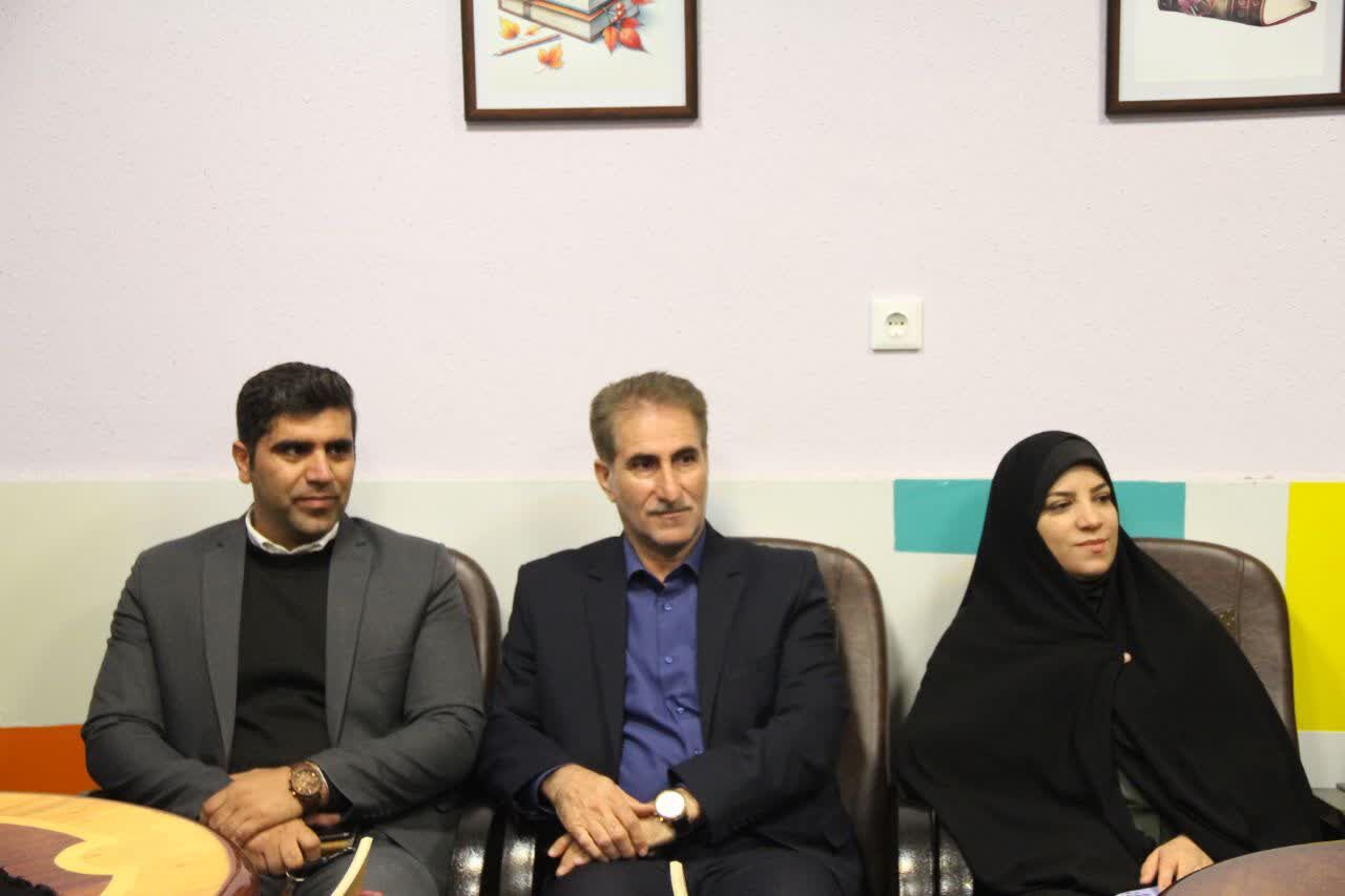 کافه کتاب دبیرستان مبعث خرمآباد افتتاح شد