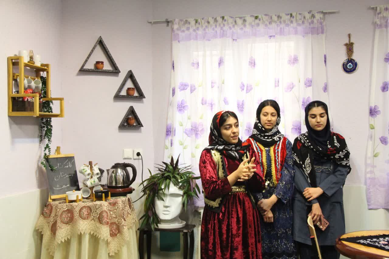 کافه کتاب دبیرستان مبعث خرمآباد افتتاح شد