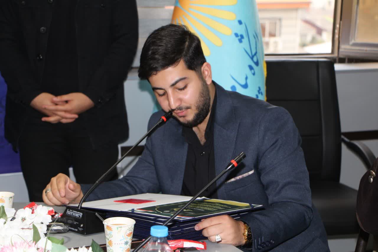 وقتی که با شعر از مقاومت میگویند