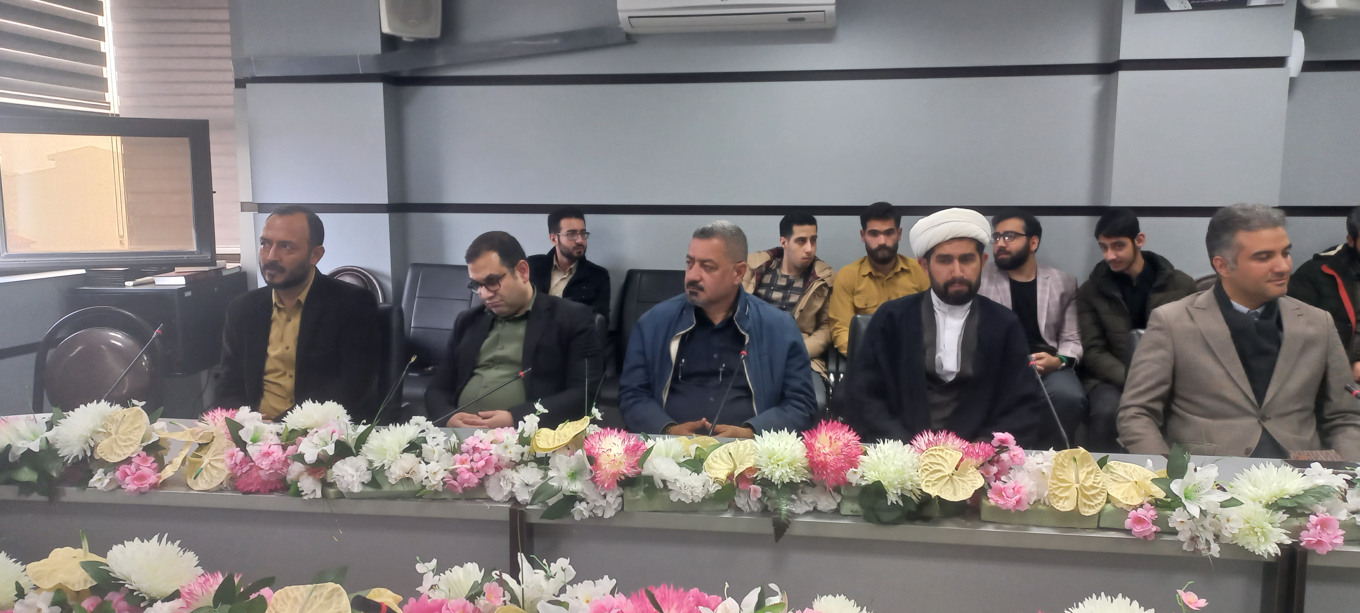 وقتی که با شعر از مقاومت میگویند