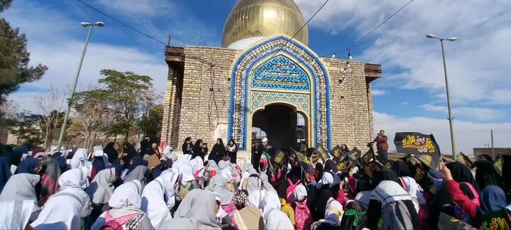 گردهمایی دانش آموزی «من خواهر شهیدم» در محمدآباد مرکزی آران و بیدگل برگزار شد