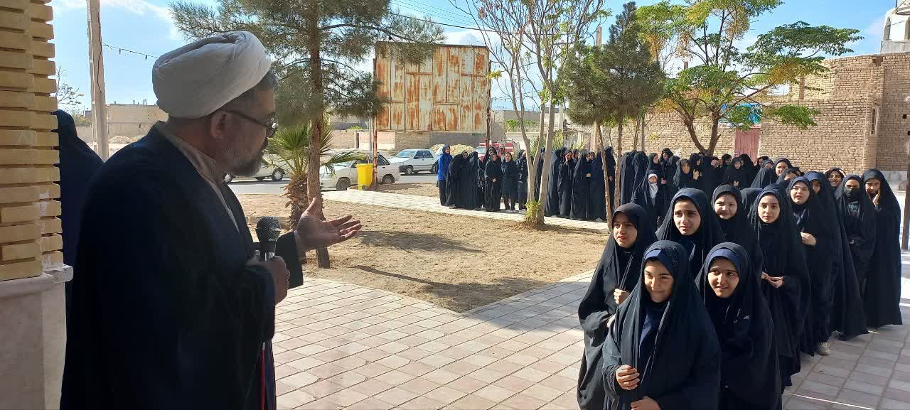 گردهمایی دانش آموزی «من خواهر شهیدم» در محمدآباد مرکزی آران و بیدگل برگزار شد