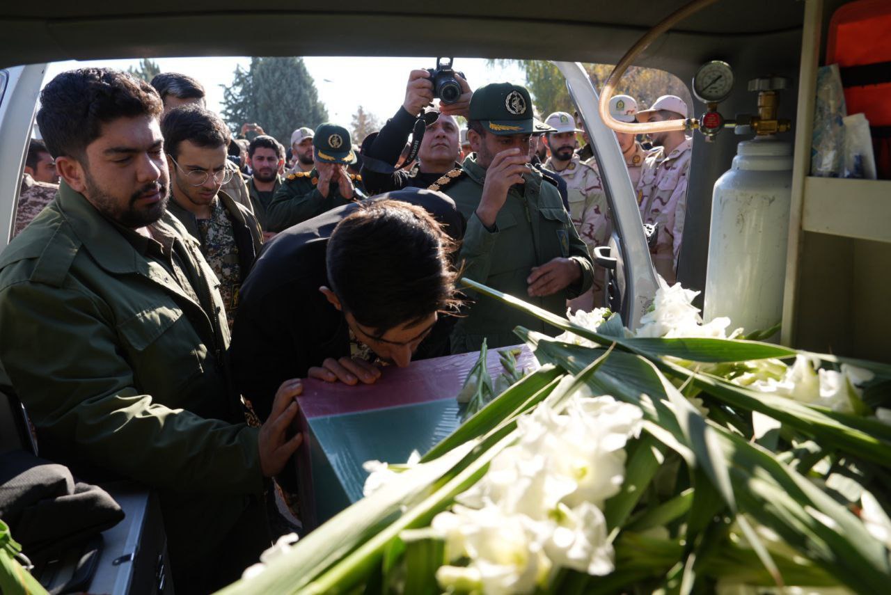 مراسم استقبال از پیکر مطهر پنج شهید گمنام دفاع مقدس در ارومیه برگزار شد