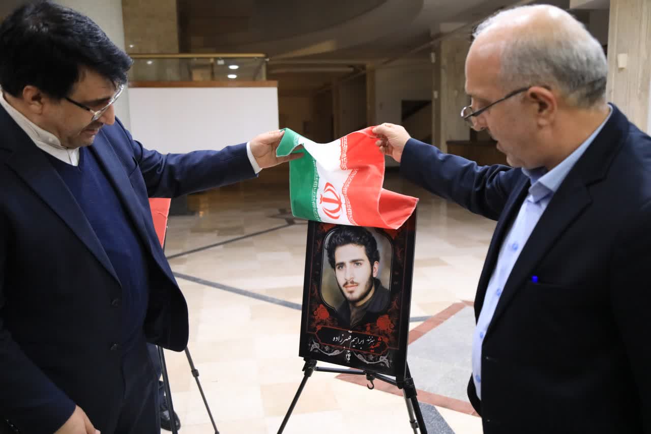 «شعر ایثار» بر سرخی افق فخر میفروشد