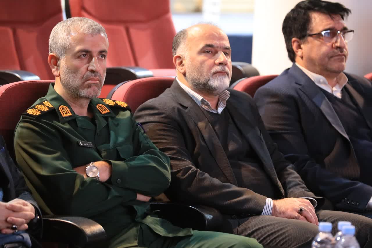 «شعر ایثار» بر سرخی افق فخر میفروشد