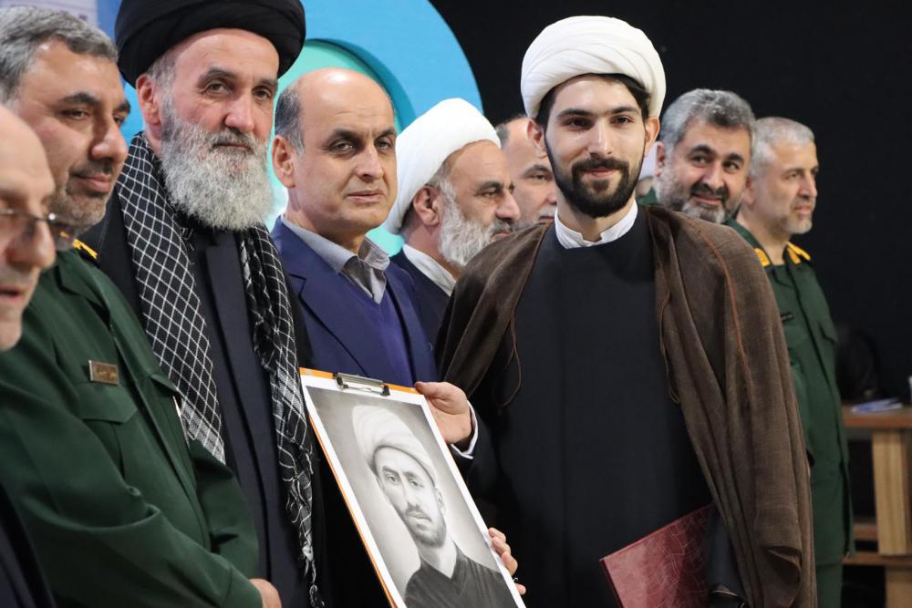 نقش روحانیت در همه آوردگاههای حساس و تاریخی برجسته است