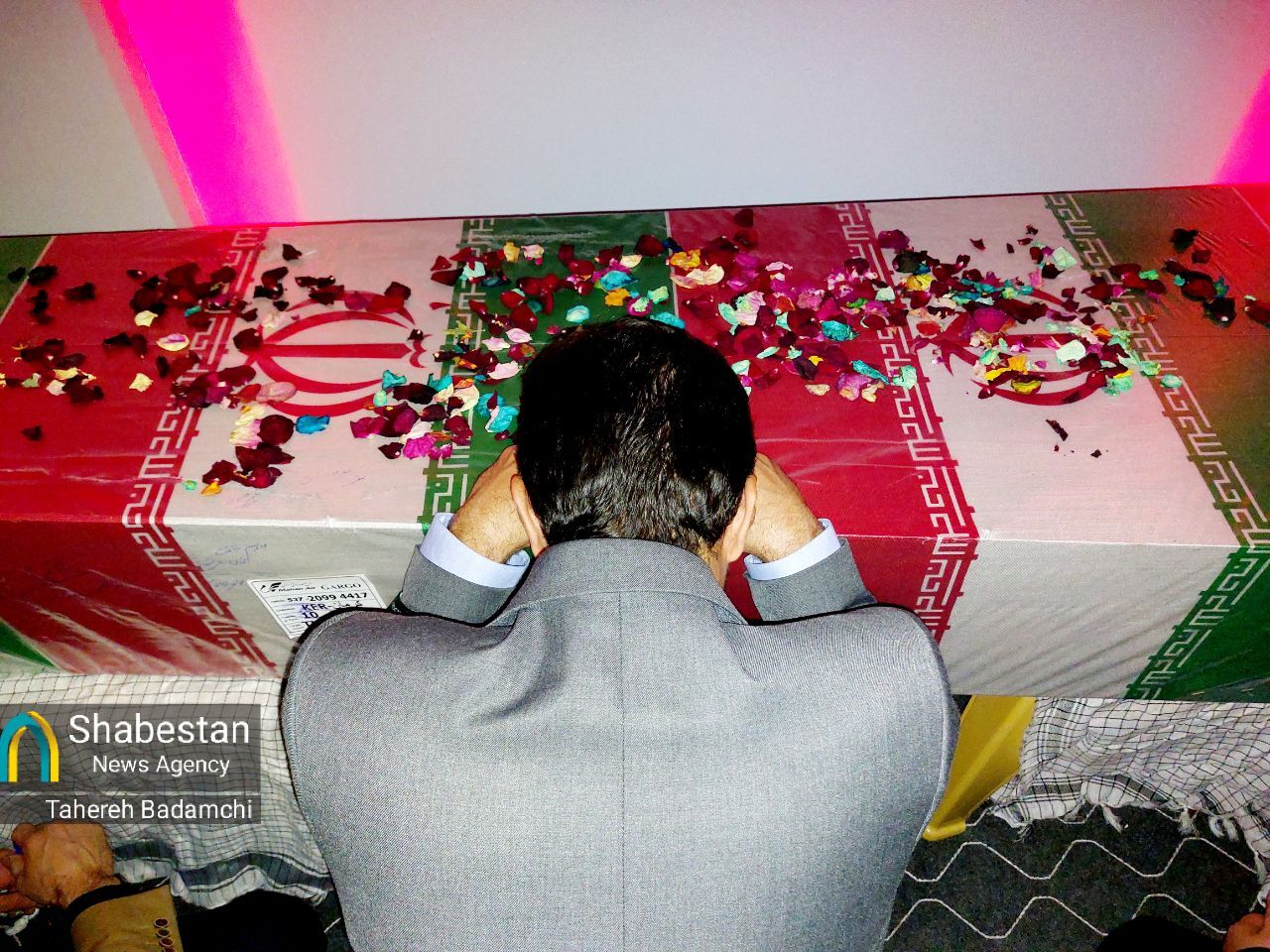 بازگشت ستارگان گمشده به آسمان دلها؛ فارس در آغوش شهدای گمنام