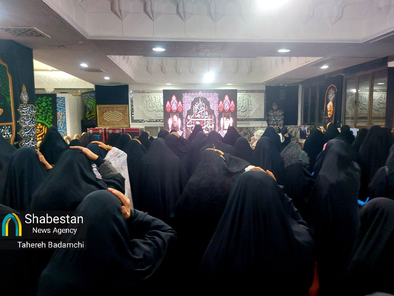 اولین شب مراسم عزاداری فاطمیه دوم در بیتالزهراء حاجقاسم+تصاویر