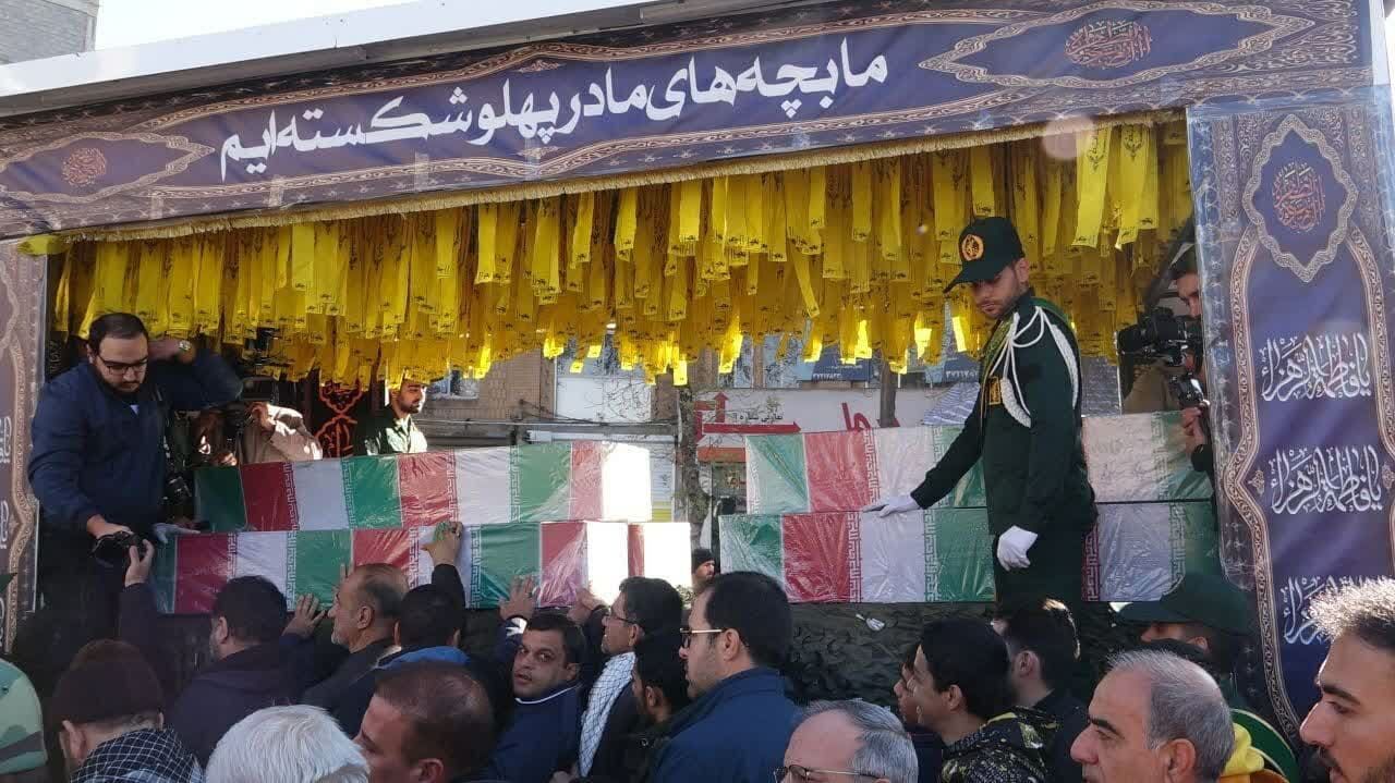 آیین تشییع لاله های زهرایی در کرمانشاه برگزار شد