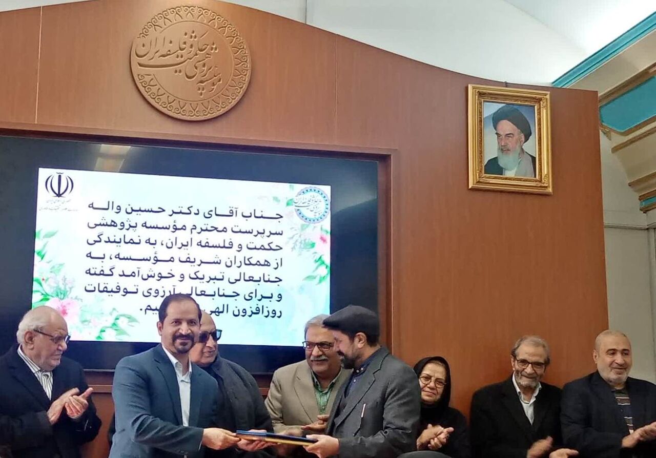 سیاستزدگی مخل علم است/ قدر پژوهش در ایران دانسته نمیشود