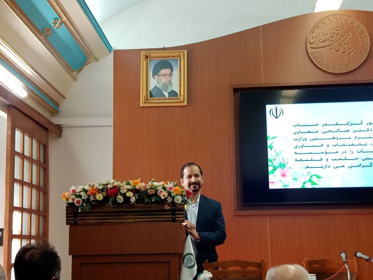 سیاستزدگی مخل علم است/ قدر پژوهش در ایران دانسته نمیشود