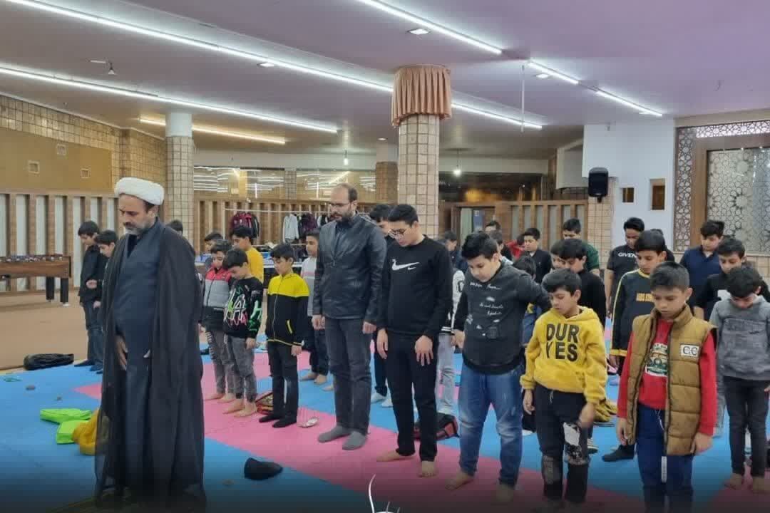 مسجد امام جعفر صادق(ع) هفتون برای تمام هفته