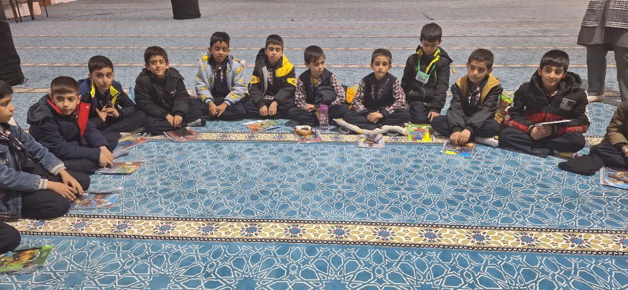 دانشآموزان مدرسه شهید رجایی قروه با جایگاه مسجد آشنا شدند