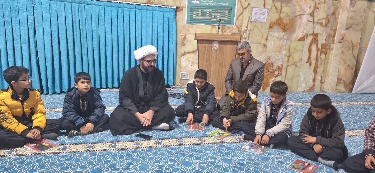 دانشآموزان مدرسه شهید رجایی قروه با جایگاه مسجد آشنا شدند