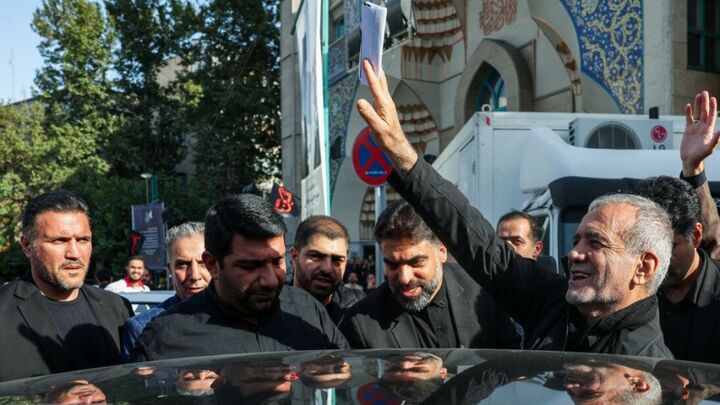 حضور پزشکیان در آیین یادبود برادر وزیر نفت