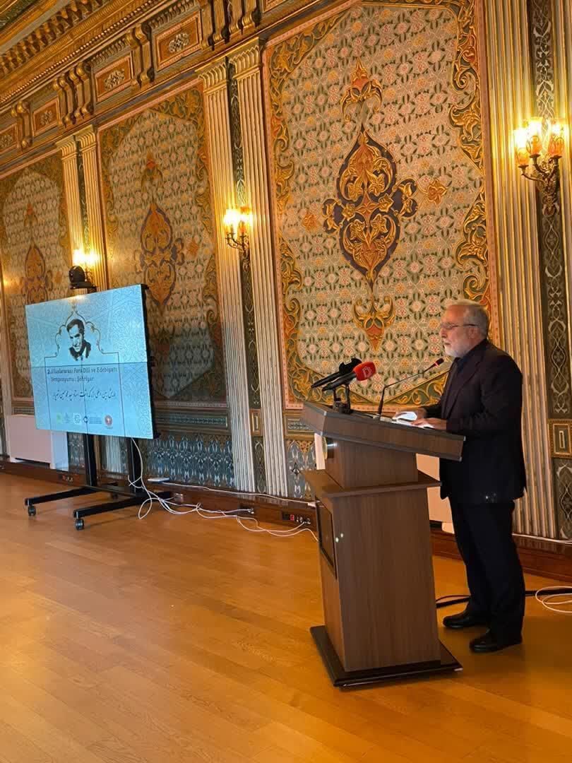 شهریار سنت منقبت‌سرایی را در اوج زیبایی احیا کرد