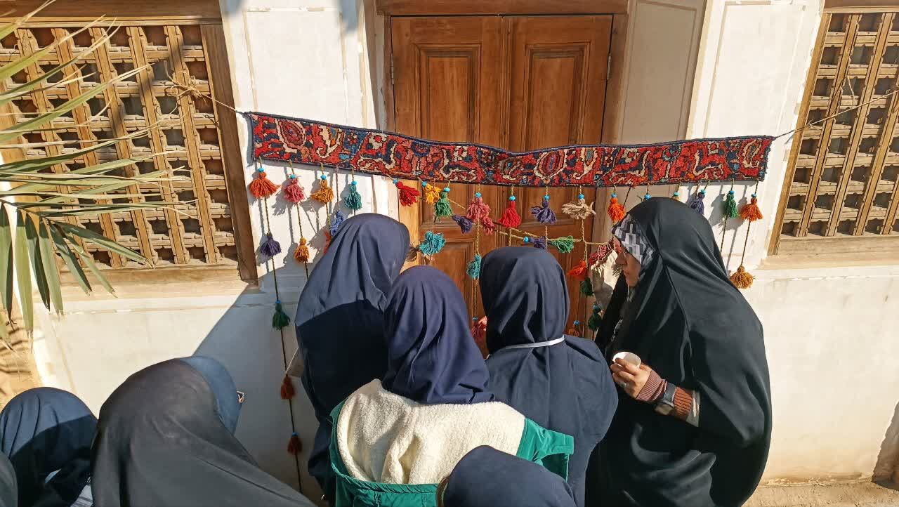 دانش آموزان اصفهانی از تخته فولاد بازدید میکنند