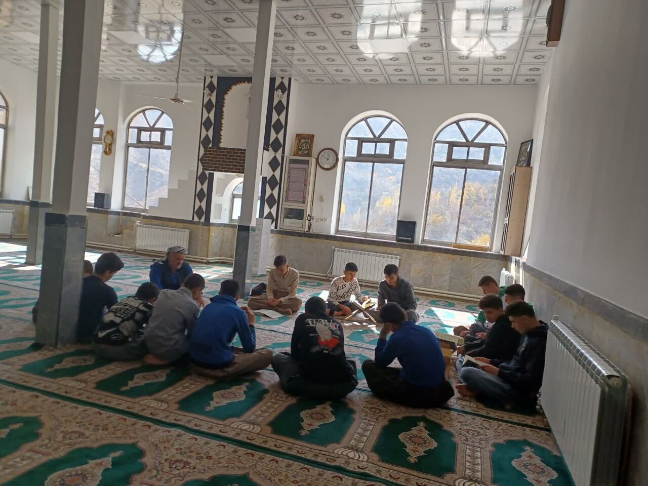 کلاسهای تلاوت قرآن کریم روستای میانه برگزار شد