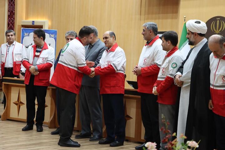 جمعی از داوطلبان جمعیت هلال احمر گیلان تجلیل شدند