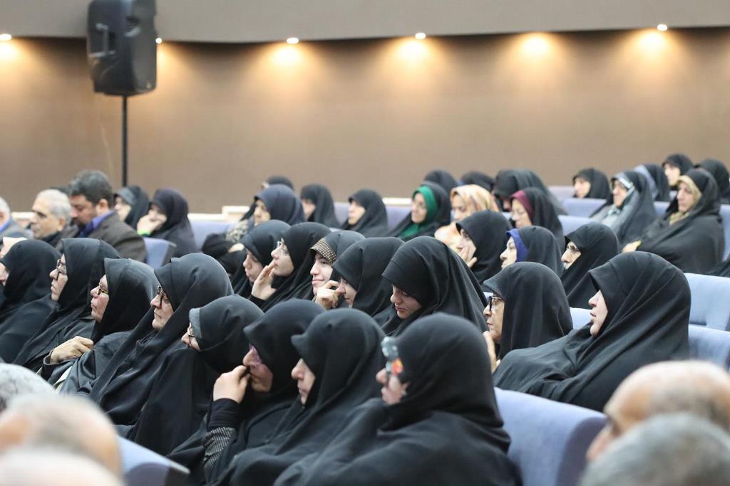 هدف دشمنان جلوگیری از گسترش فرهنگ ایثار و مقاومت است