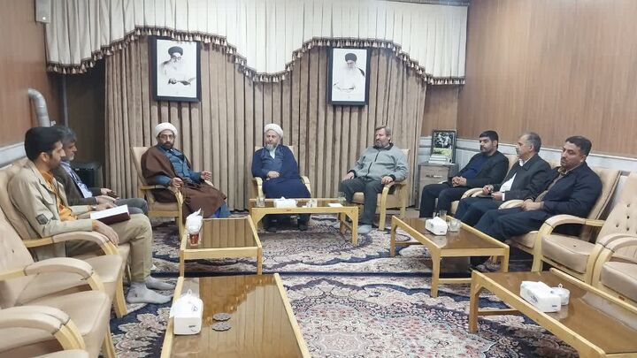 دیدار اعضای قرارگاه حمایت از جبهه مقاومت با امام جمعه آران وبیدگل