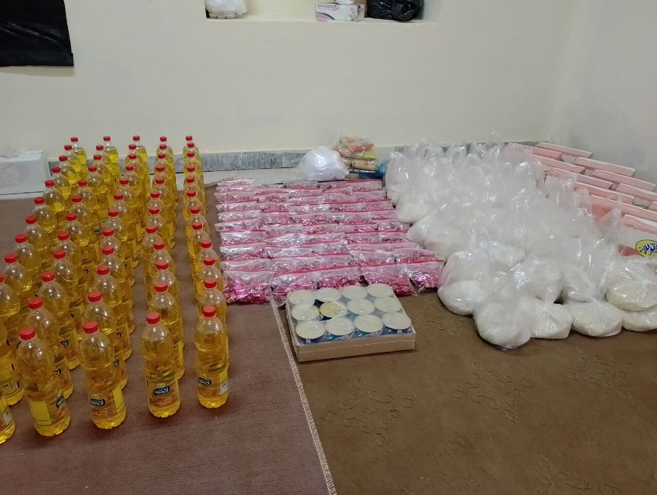 تهیه و توزیع بستههای کمک مومنانه ویژه بلندترین شب سال