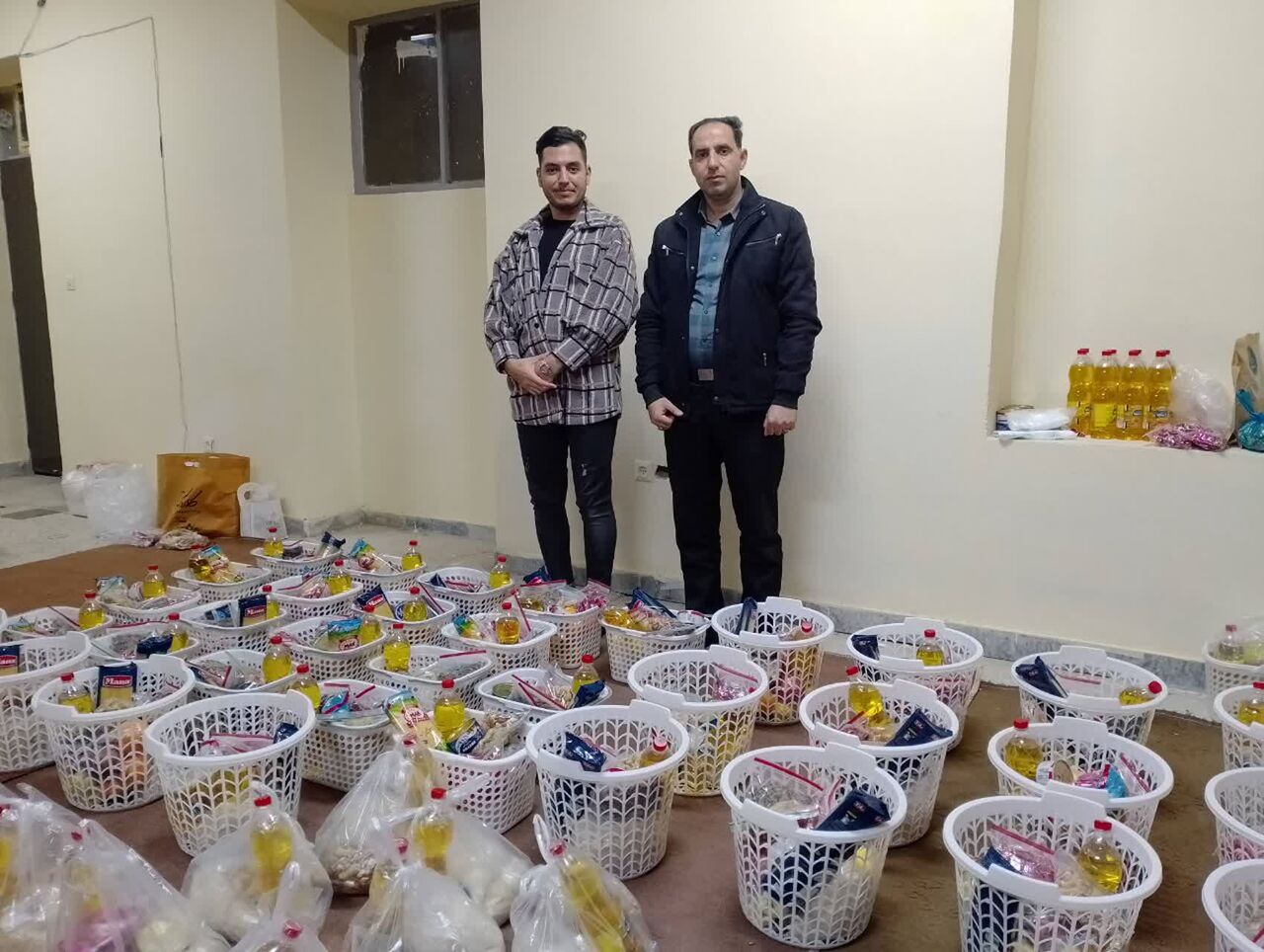 تهیه و توزیع بستههای کمک مومنانه ویژه بلندترین شب سال