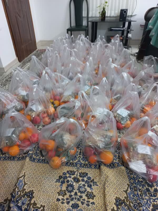 توزیع ۱۰۴ بسته یلدایی بین نیازمندان روستای شهید آباد