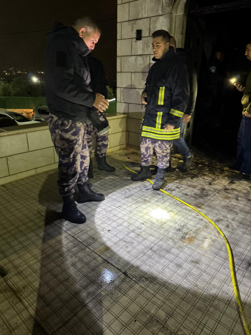 صهیونیستها، یک مسجد را روستایی در کرانه باختری به آتش کشیدند