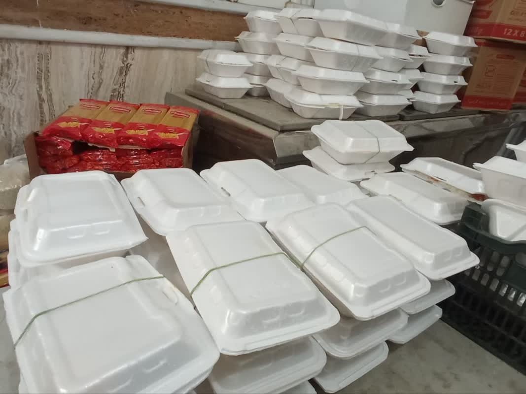 توزیع ۷۵ بسته یلدایی در بین نیازمندان از سوی کانون ام ابیهای ملایر