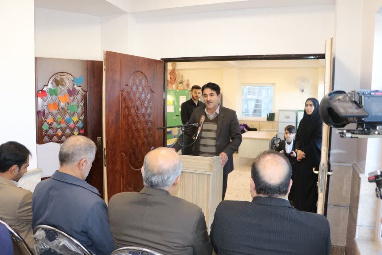 دستهای نیکوکار، امیدهای فردا/ نیکوکاران به یاری آموزش آمدند