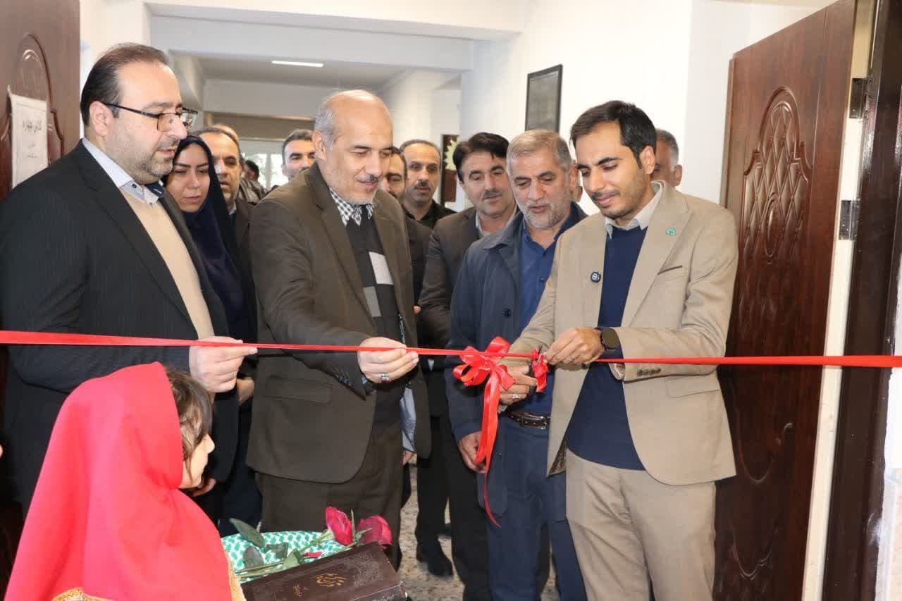 دستهای نیکوکار، امیدهای فردا/ نیکوکاران به یاری آموزش آمدند