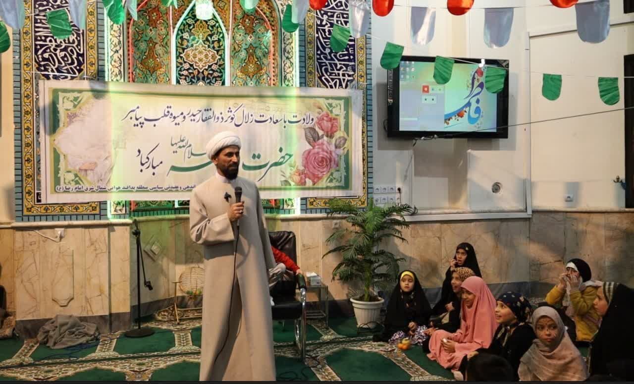 اخلاص و عفت مهمترین ویژگی های اخلاقی حضرت زهرا (س) است