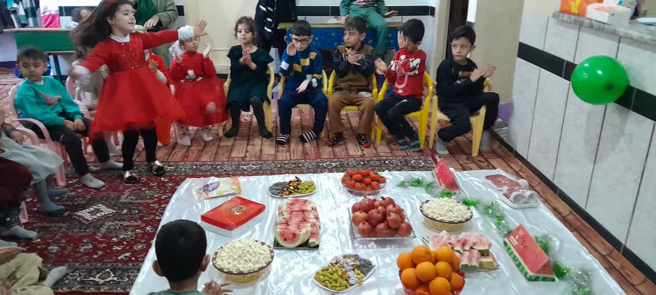 اهدای دو سری جهزیه توسط بانوان مسجدی میاندوآب